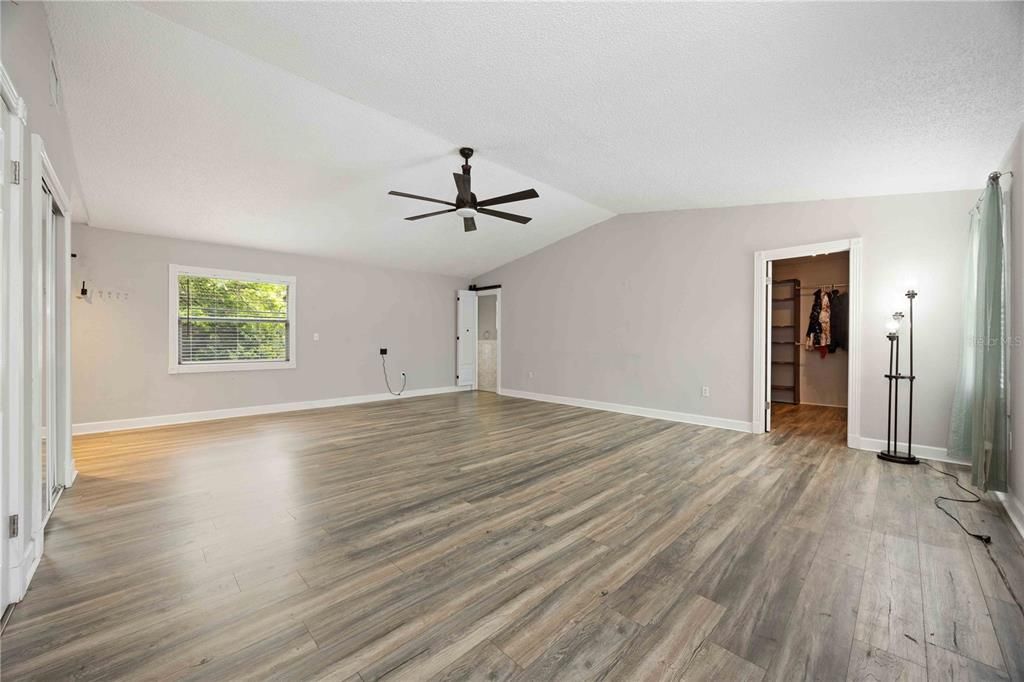 For Sale: $449,900 (4 beds, 3 baths, 2688 Square Feet)