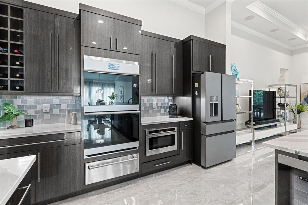 For Sale: $1,499,000 (4 beds, 3 baths, 3072 Square Feet)