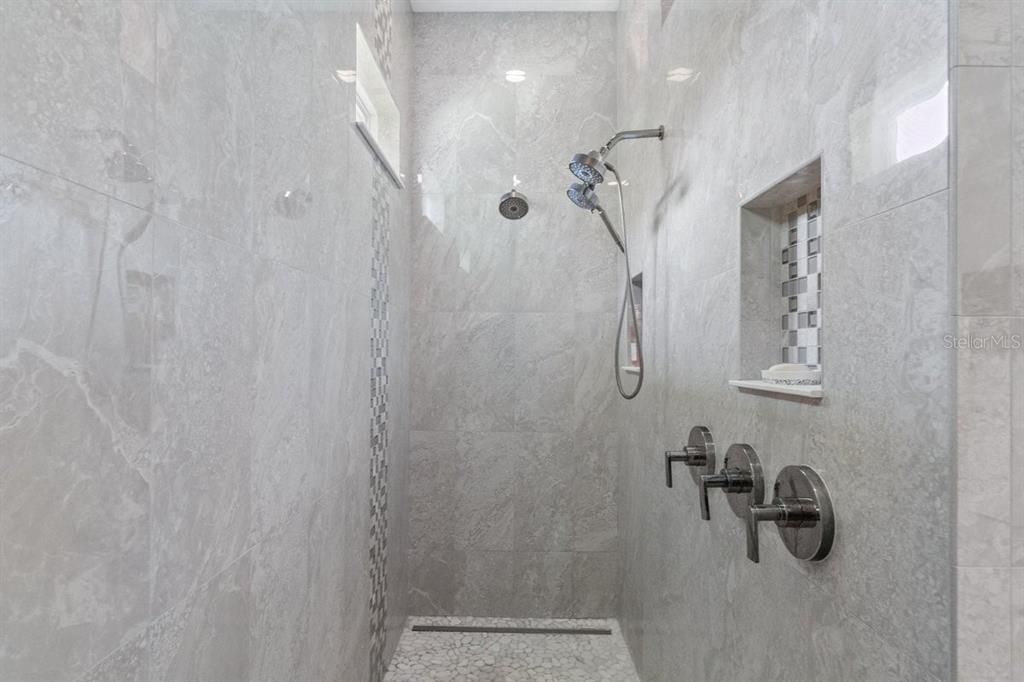 For Sale: $1,499,000 (4 beds, 3 baths, 3072 Square Feet)