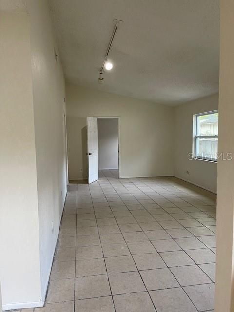 For Rent: $1,795 (3 beds, 2 baths, 1079 Square Feet)