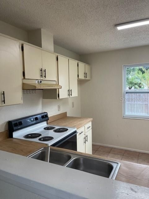 For Rent: $1,795 (3 beds, 2 baths, 1079 Square Feet)