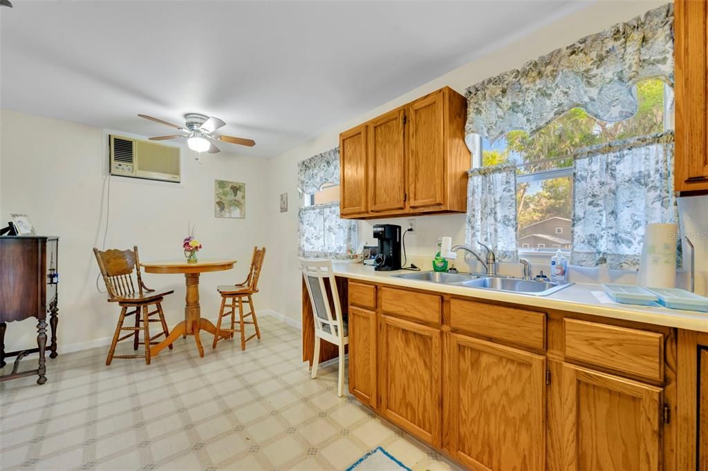 En Venta: $529,000 (3 camas, 3 baños, 1991 Pies cuadrados)