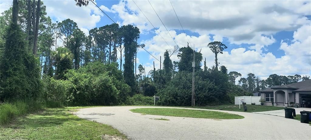 На продажу: $35,000 (0.36 acres)