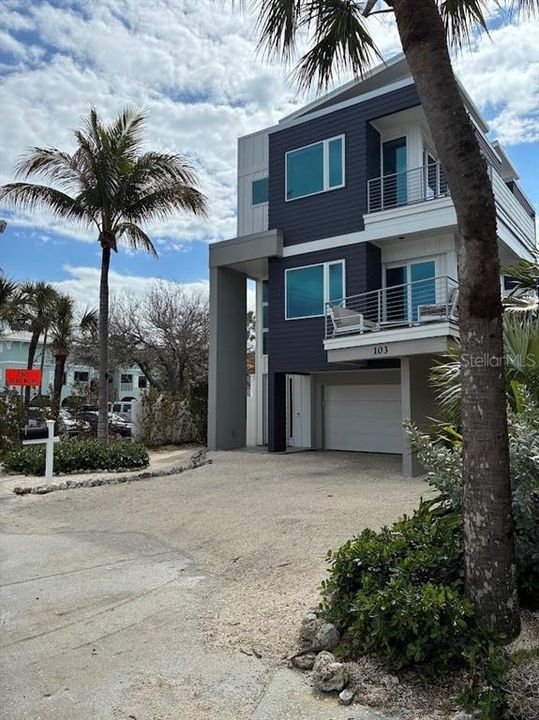 En Venta: $1,500,000 (0.12 acres)