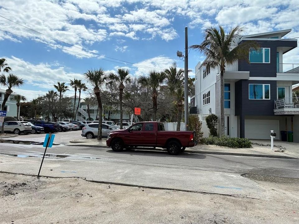 En Venta: $1,500,000 (0.12 acres)