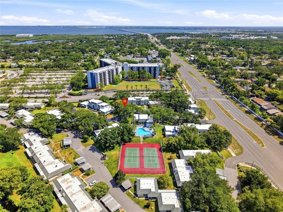 Под контрактом: $184,900 (2 спален, 1 ванн, 1357 Квадратных фут)