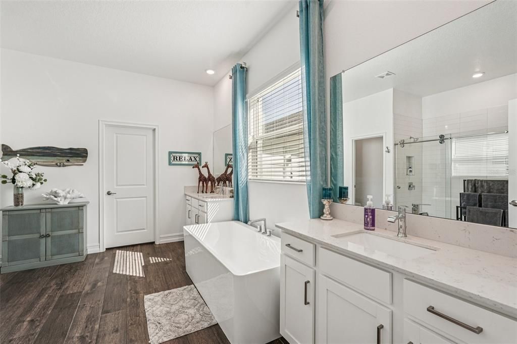Active With Contract: $750,000 (5 beds, 4 baths, 3678 Square Feet)