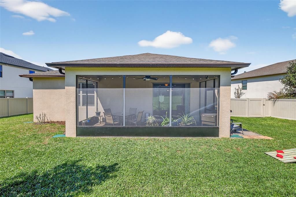 Activo con contrato: $410,000 (3 camas, 2 baños, 2144 Pies cuadrados)