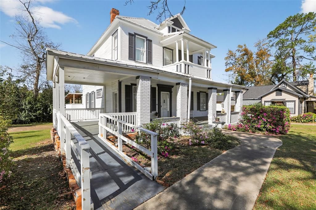 For Sale: $213,000 (4 beds, 3 baths, 3120 Square Feet)