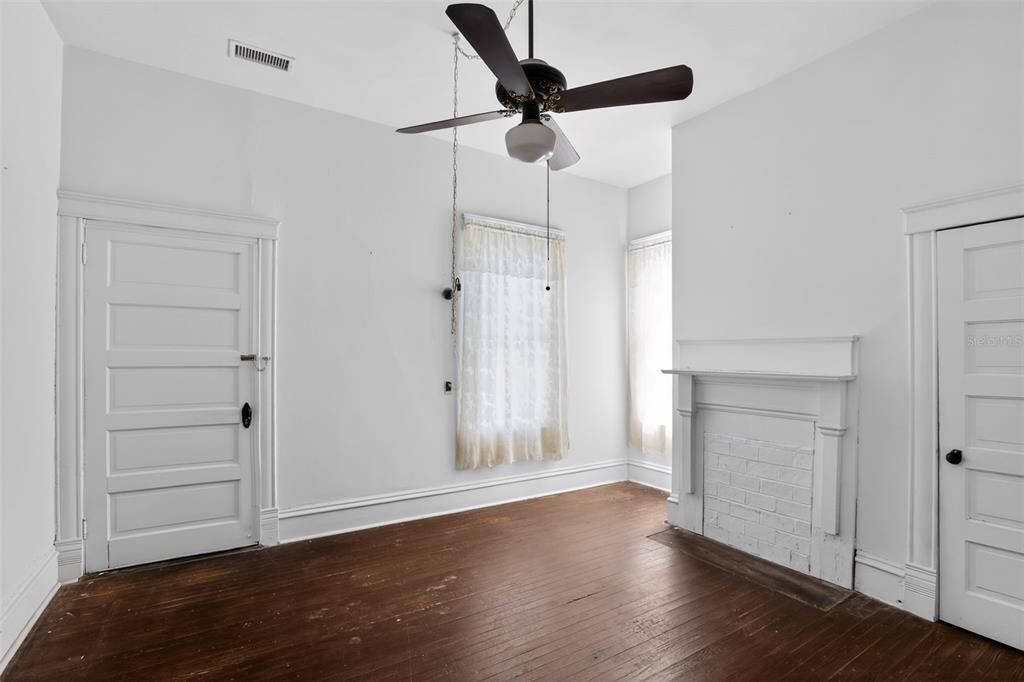For Sale: $213,000 (4 beds, 3 baths, 3120 Square Feet)
