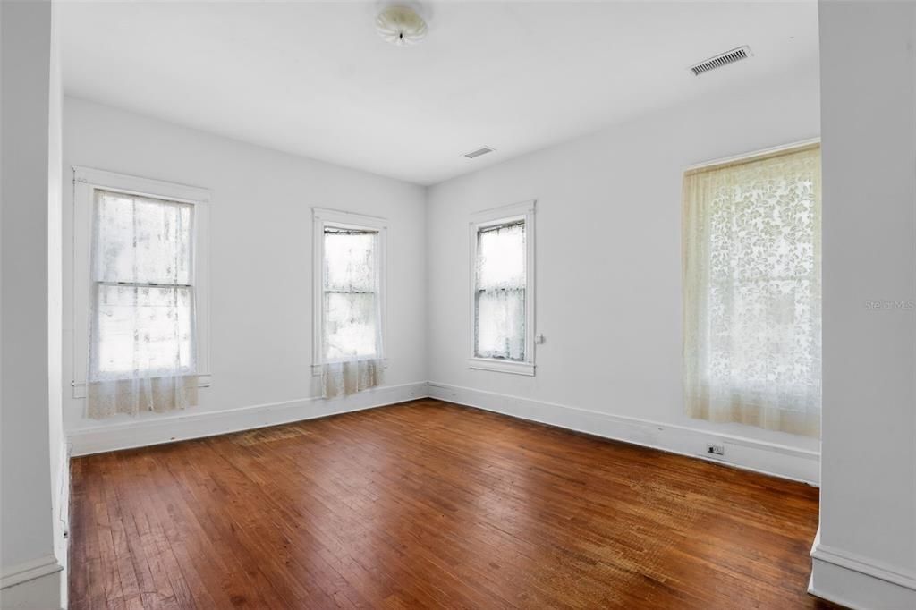 For Sale: $213,000 (4 beds, 3 baths, 3120 Square Feet)