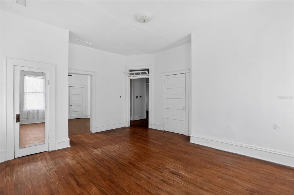 For Sale: $213,000 (4 beds, 3 baths, 3120 Square Feet)