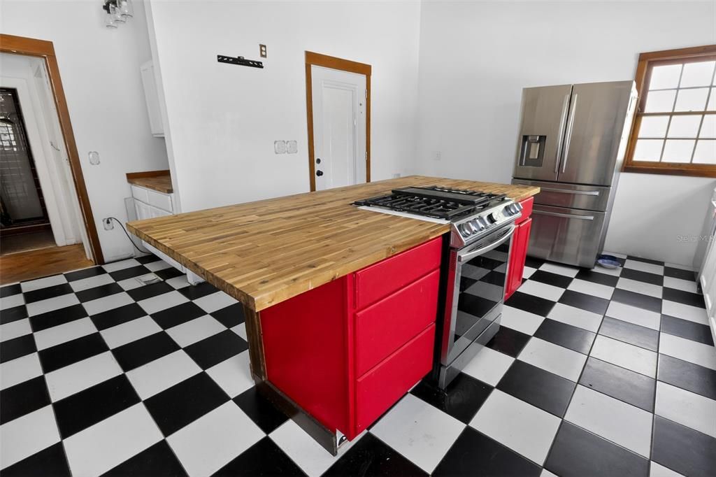 For Sale: $213,000 (4 beds, 3 baths, 3120 Square Feet)
