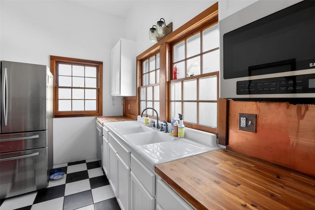 For Sale: $213,000 (4 beds, 3 baths, 3120 Square Feet)
