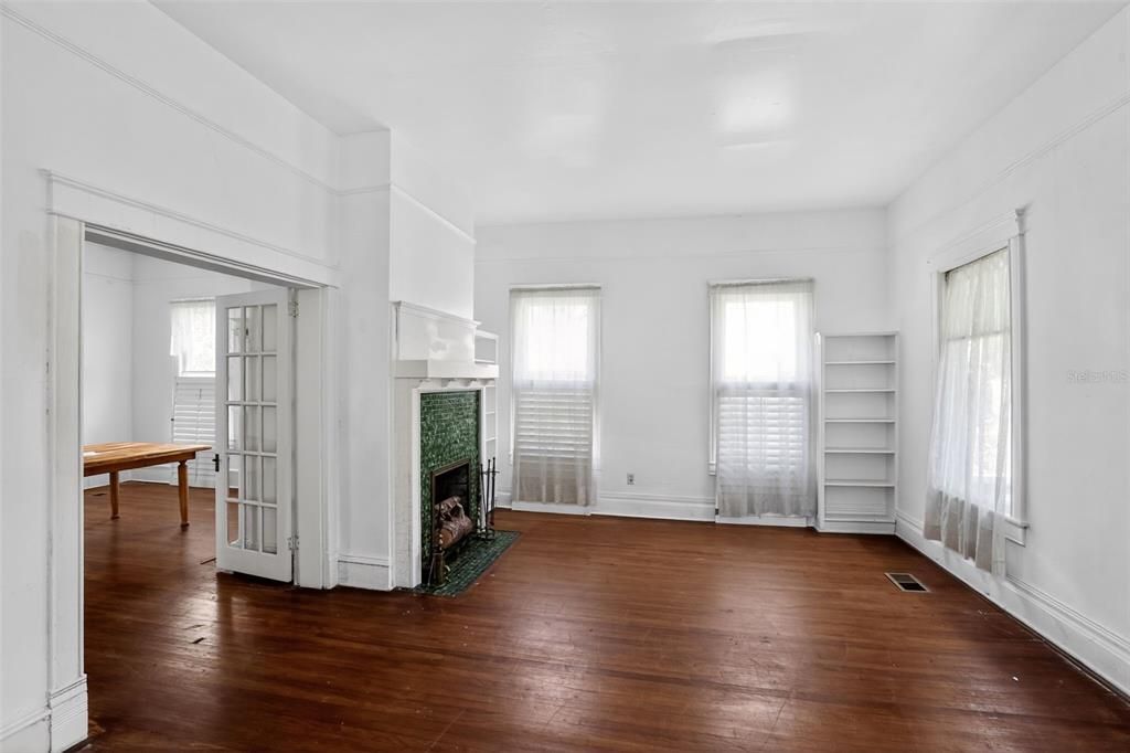 For Sale: $213,000 (4 beds, 3 baths, 3120 Square Feet)