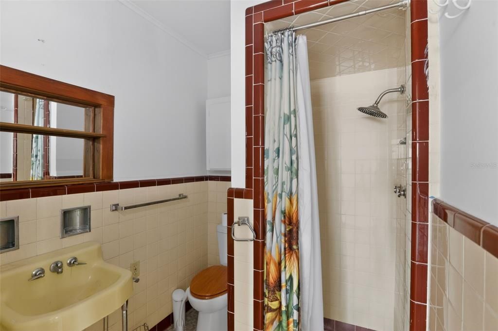 For Sale: $213,000 (4 beds, 3 baths, 3120 Square Feet)
