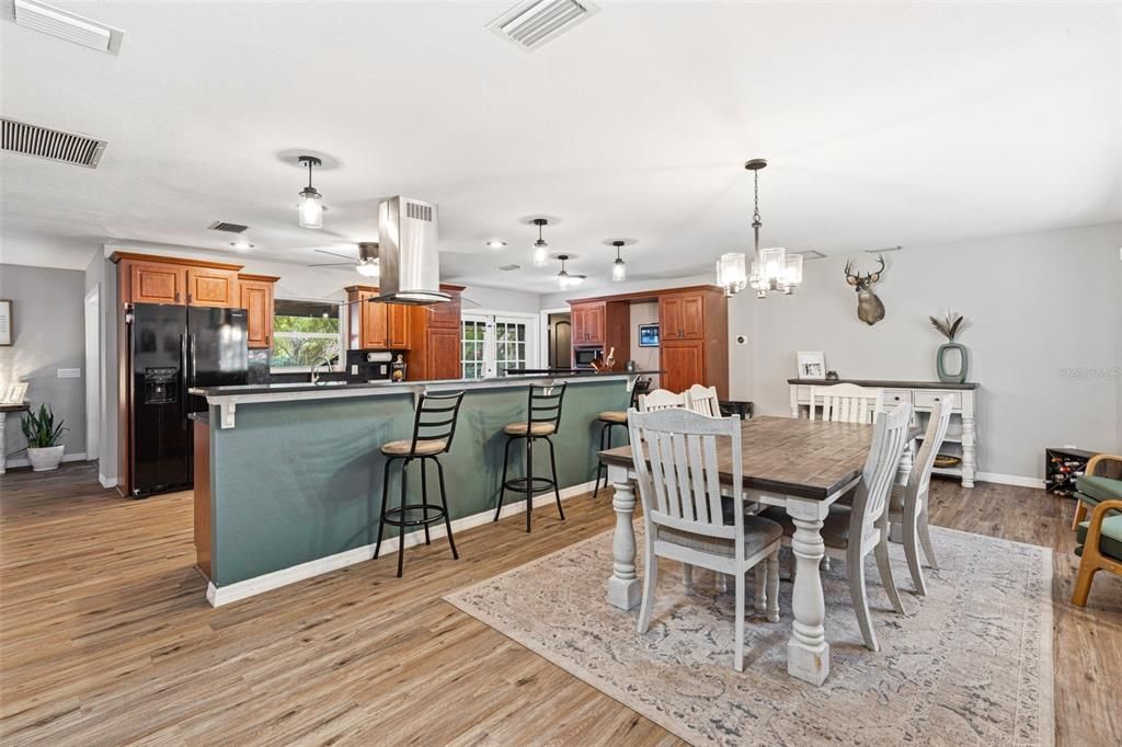 For Sale: $489,000 (4 beds, 2 baths, 2453 Square Feet)