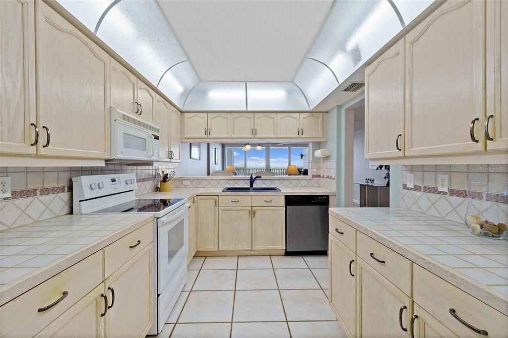 En Venta: $699,000 (2 camas, 2 baños, 1564 Pies cuadrados)