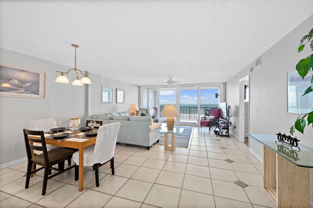 En Venta: $699,000 (2 camas, 2 baños, 1564 Pies cuadrados)