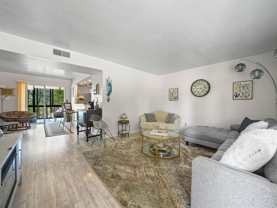En Venta: $144,900 (2 camas, 2 baños, 1120 Pies cuadrados)