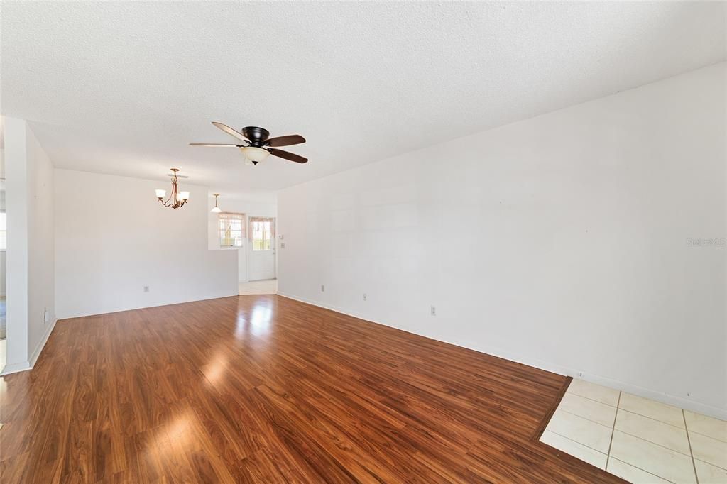 En Venta: $105,000 (2 camas, 2 baños, 994 Pies cuadrados)