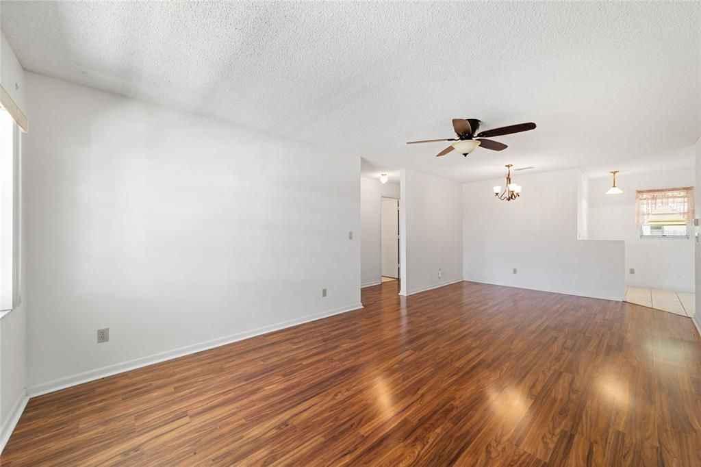 En Venta: $105,000 (2 camas, 2 baños, 994 Pies cuadrados)