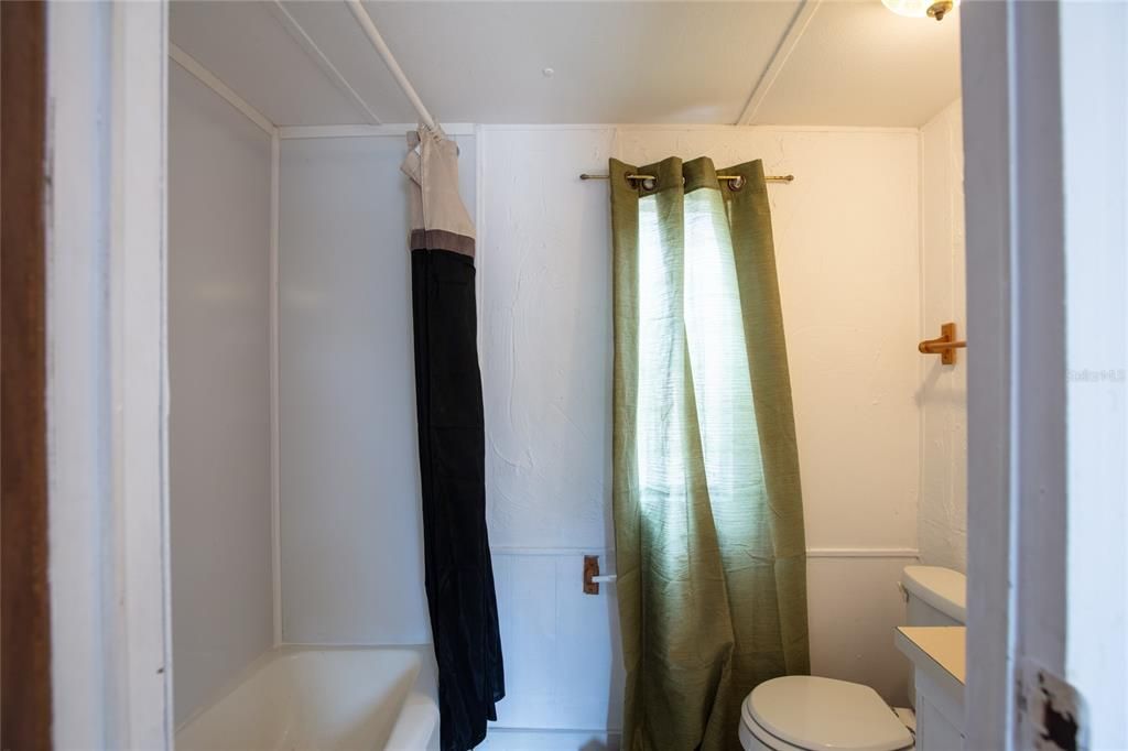For Sale: $139,900 (3 beds, 2 baths, 924 Square Feet)