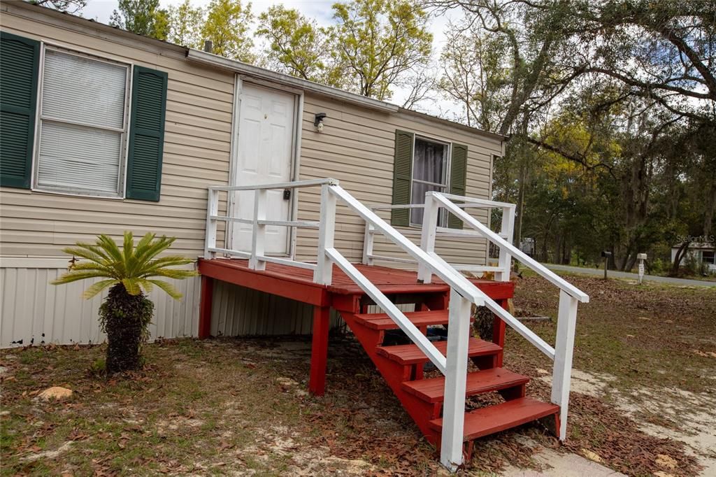 For Sale: $139,900 (3 beds, 2 baths, 924 Square Feet)