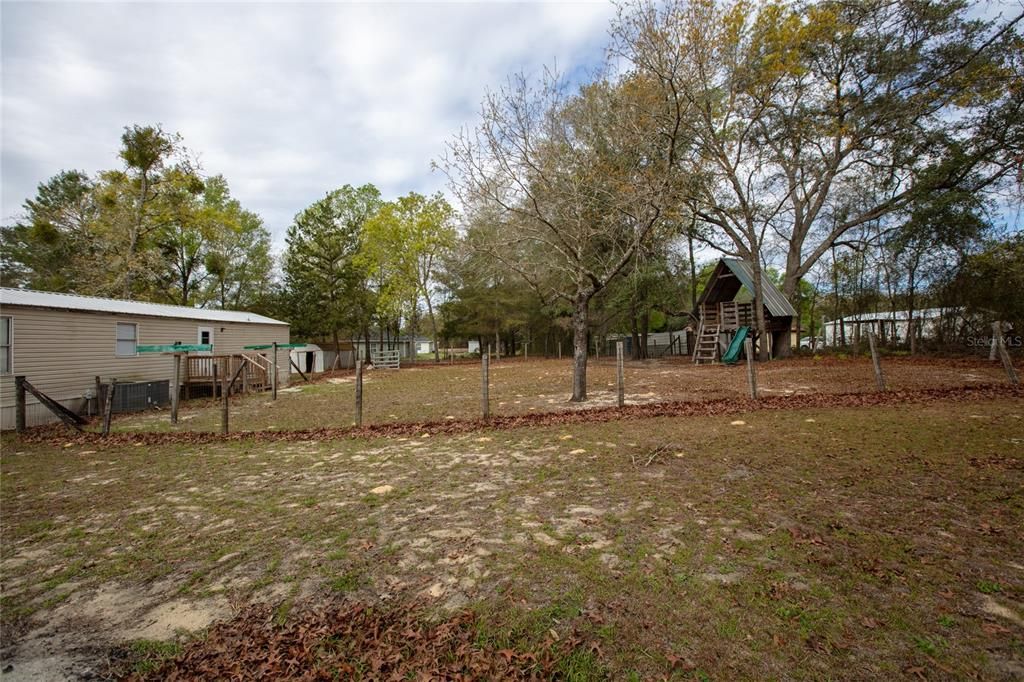 For Sale: $139,900 (3 beds, 2 baths, 924 Square Feet)