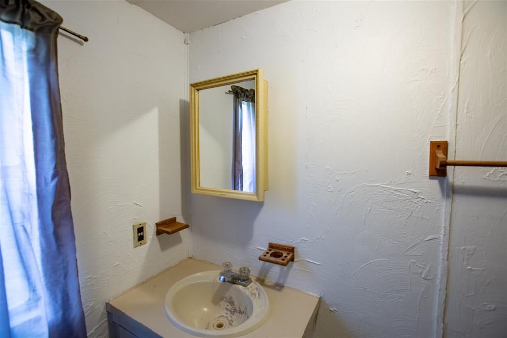 For Sale: $139,900 (3 beds, 2 baths, 924 Square Feet)