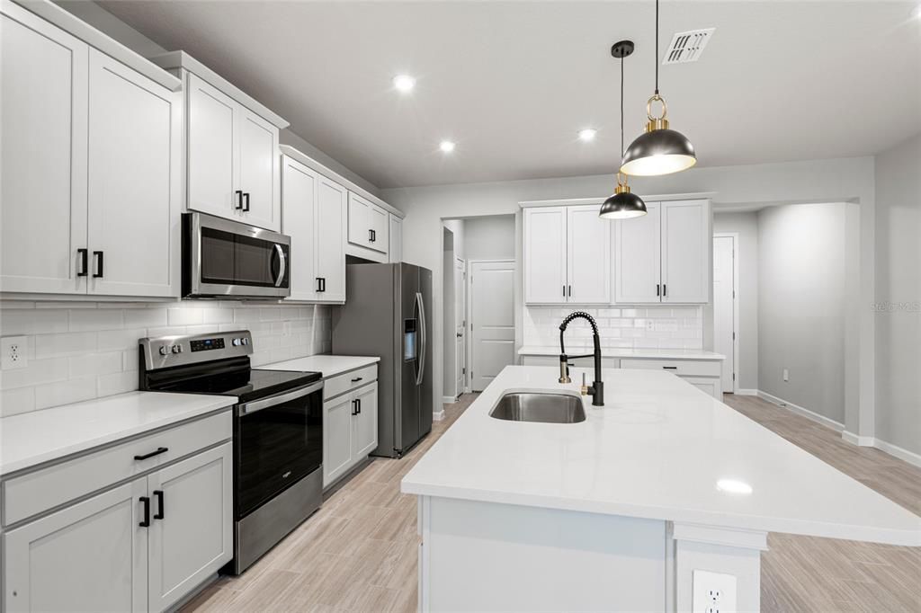 Active With Contract: $2,495 (3 beds, 2 baths, 1667 Square Feet)