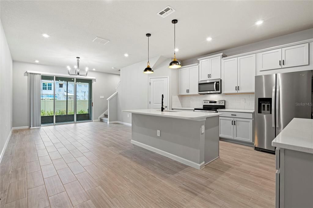 Active With Contract: $2,495 (3 beds, 2 baths, 1667 Square Feet)