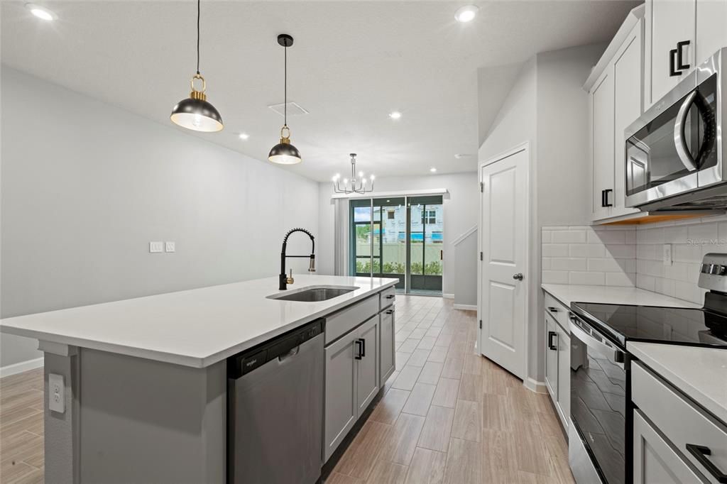 Active With Contract: $2,495 (3 beds, 2 baths, 1667 Square Feet)
