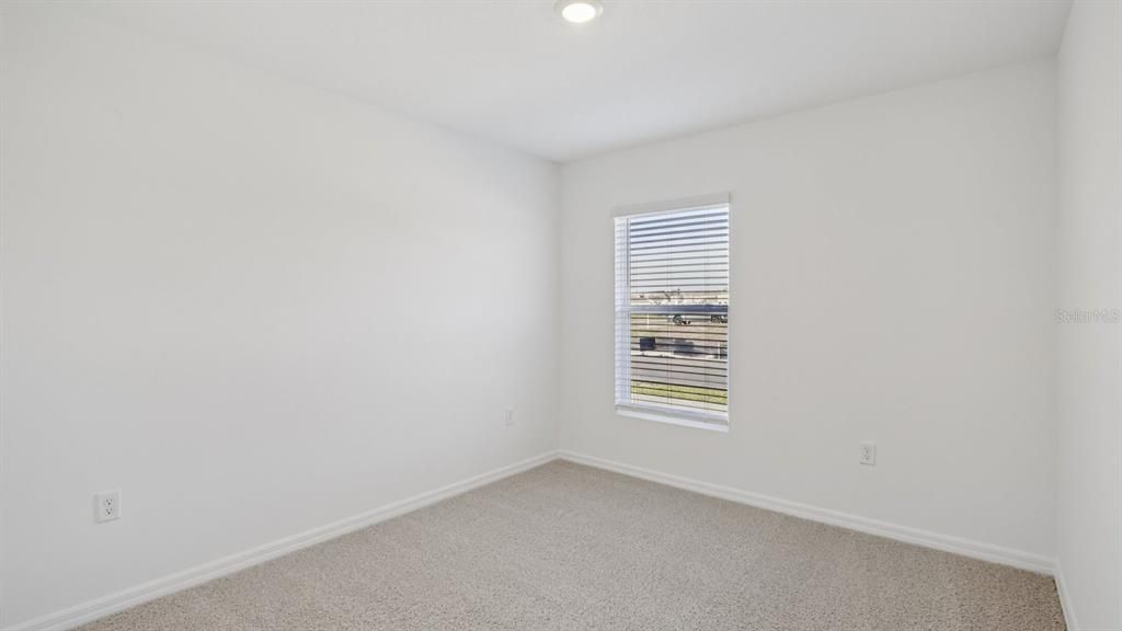Activo con contrato: $290,990 (4 camas, 2 baños, 1665 Pies cuadrados)