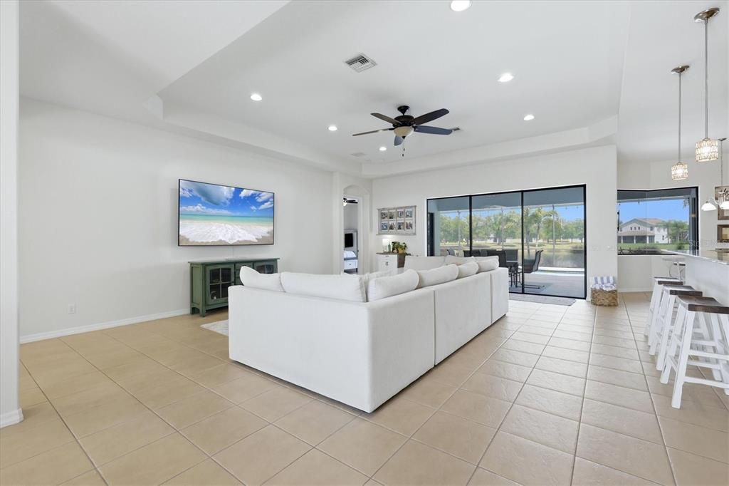 На продажу: $584,900 (3 спален, 3 ванн, 2533 Квадратных фут)