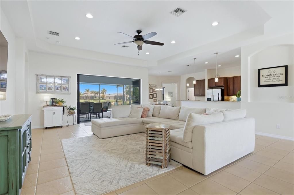 На продажу: $584,900 (3 спален, 3 ванн, 2533 Квадратных фут)