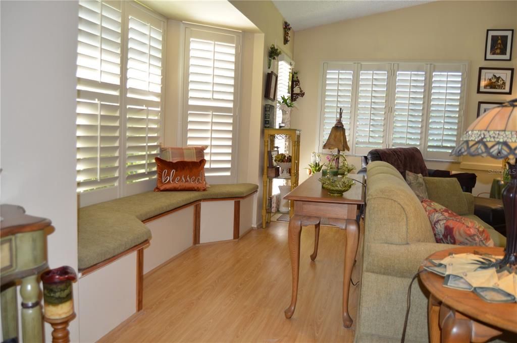 Activo con contrato: $209,999 (2 camas, 2 baños, 1364 Pies cuadrados)