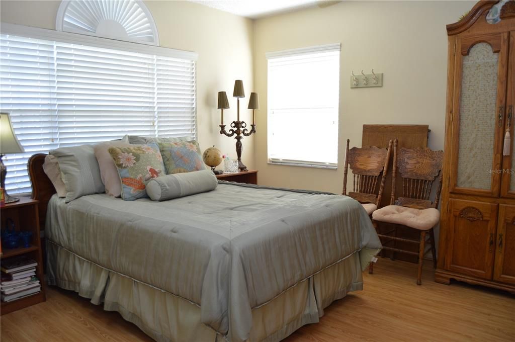 Activo con contrato: $209,999 (2 camas, 2 baños, 1364 Pies cuadrados)