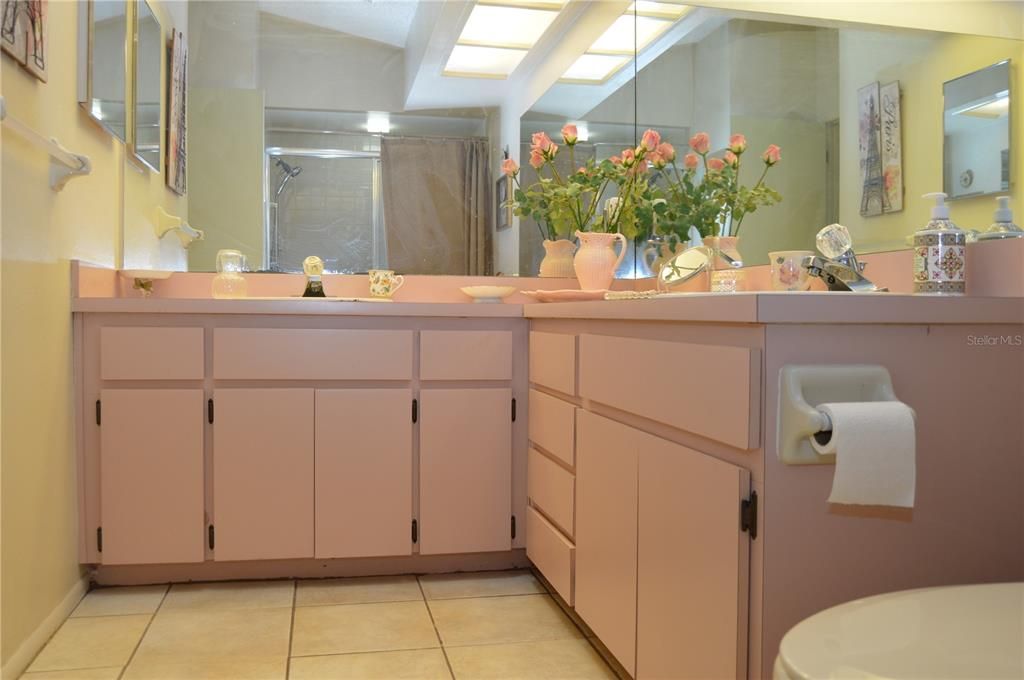 Activo con contrato: $209,999 (2 camas, 2 baños, 1364 Pies cuadrados)