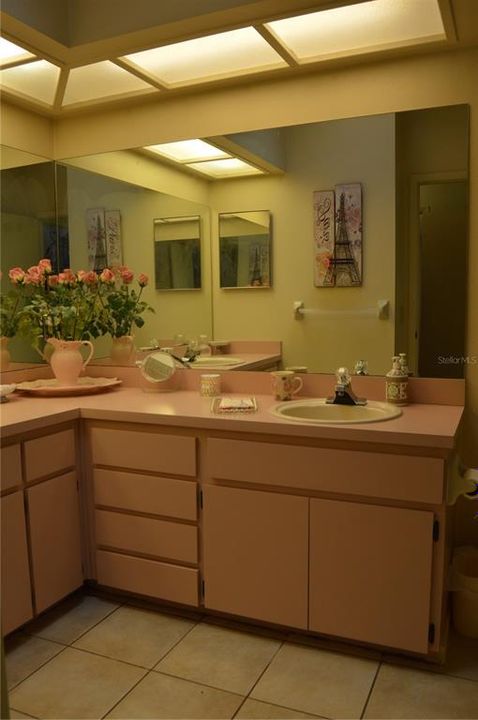 Activo con contrato: $209,999 (2 camas, 2 baños, 1364 Pies cuadrados)