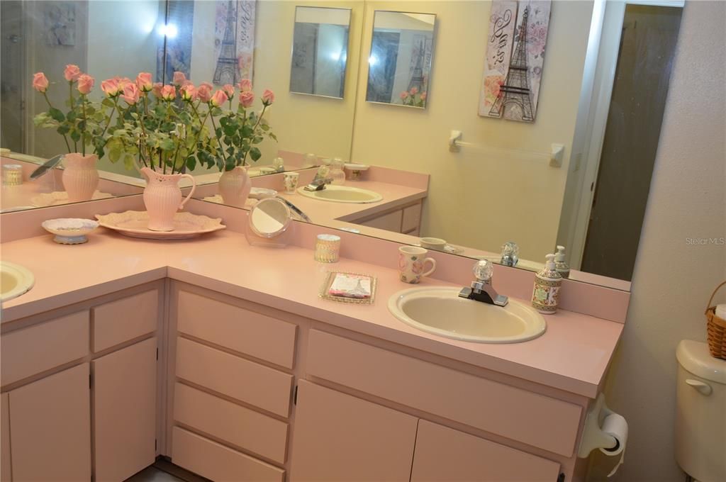 Activo con contrato: $209,999 (2 camas, 2 baños, 1364 Pies cuadrados)
