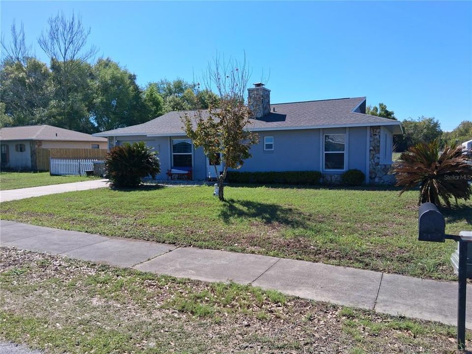 For Sale: $244,000 (2 beds, 2 baths, 1116 Square Feet)
