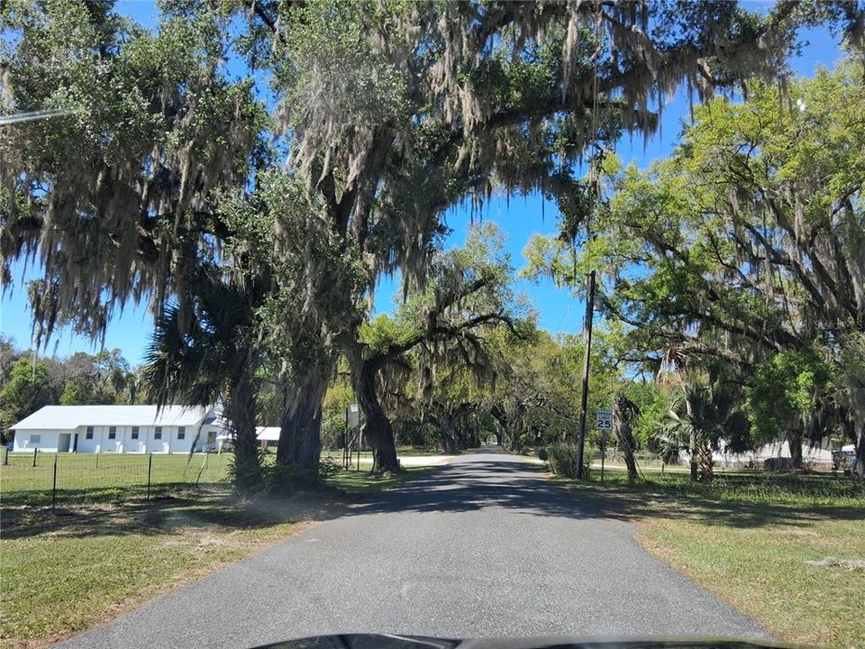 На продажу: $285,000 (2.40 acres)