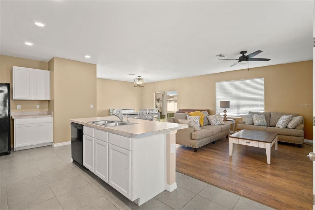 For Sale: $279,000 (4 beds, 3 baths, 2268 Square Feet)