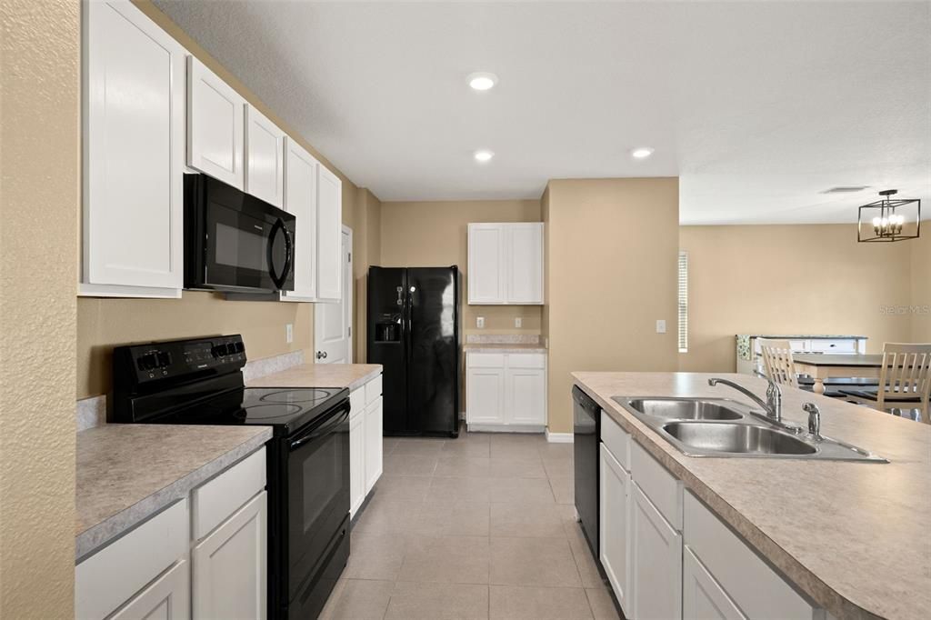 For Sale: $279,000 (4 beds, 3 baths, 2268 Square Feet)