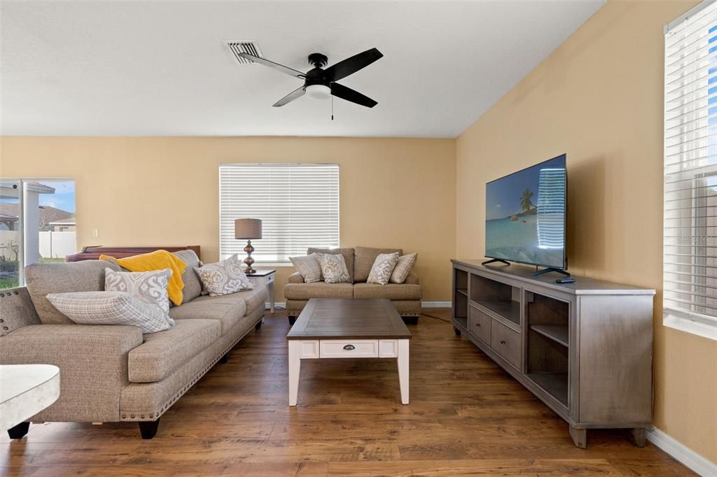 For Sale: $279,000 (4 beds, 3 baths, 2268 Square Feet)
