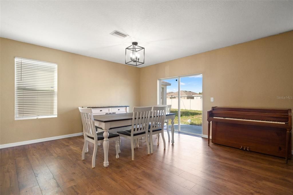 For Sale: $279,000 (4 beds, 3 baths, 2268 Square Feet)