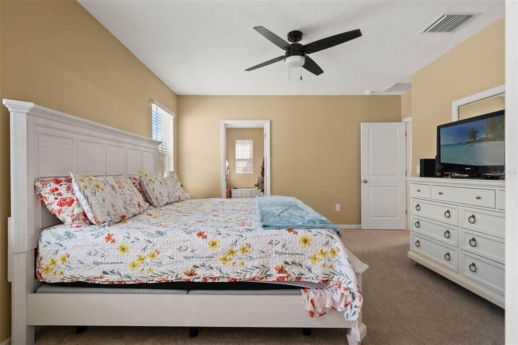 For Sale: $279,000 (4 beds, 3 baths, 2268 Square Feet)