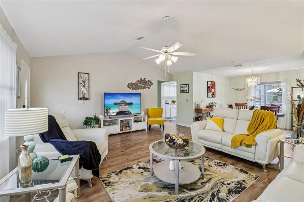 Active With Contract: $304,000 (2 beds, 2 baths, 1714 Square Feet)