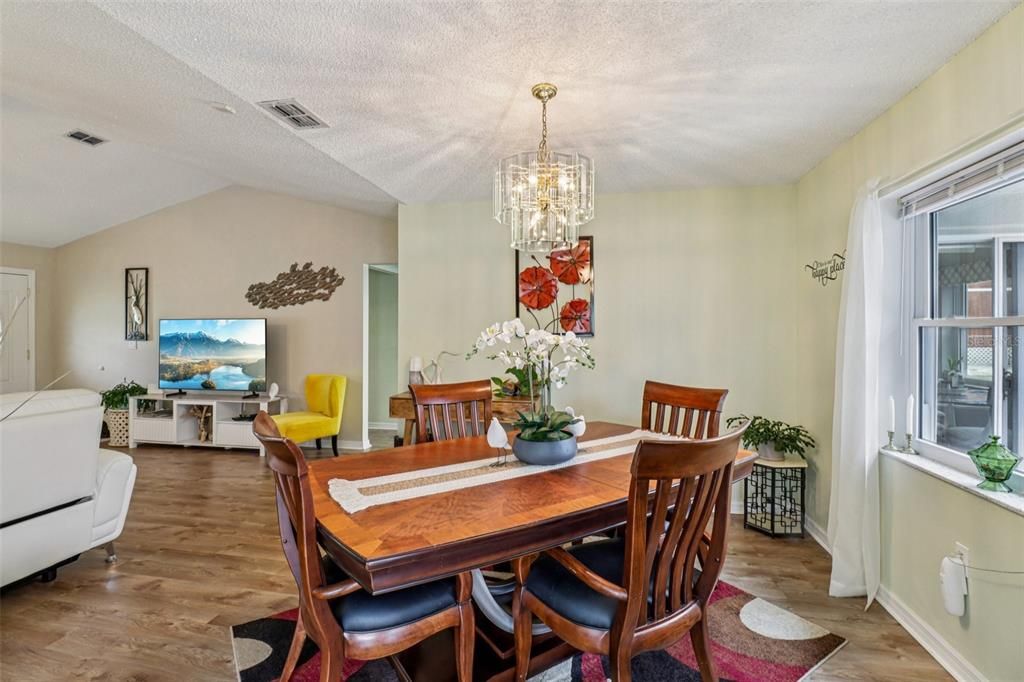 Active With Contract: $304,000 (2 beds, 2 baths, 1714 Square Feet)
